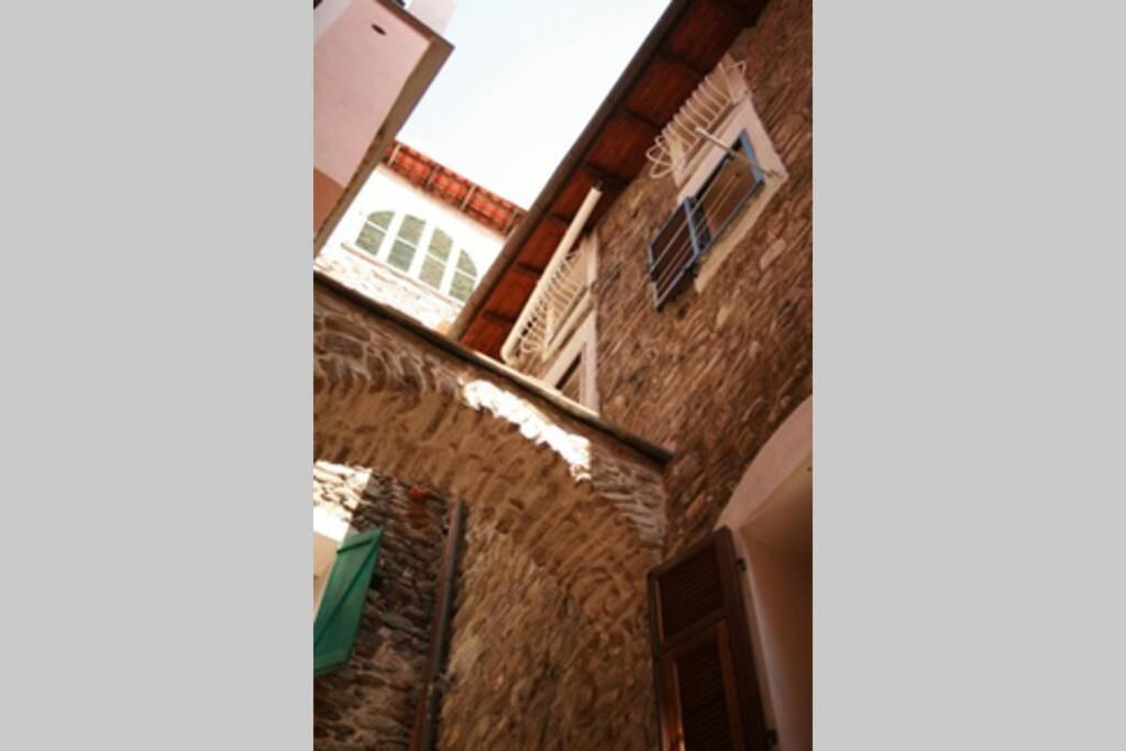 Alloggio Per Vacanze A Isolabona ภายนอก รูปภาพ